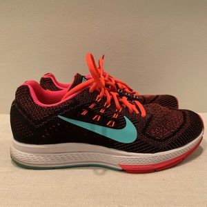 Women’s Nike Zoom Structure 18 - Sz. 7.5
